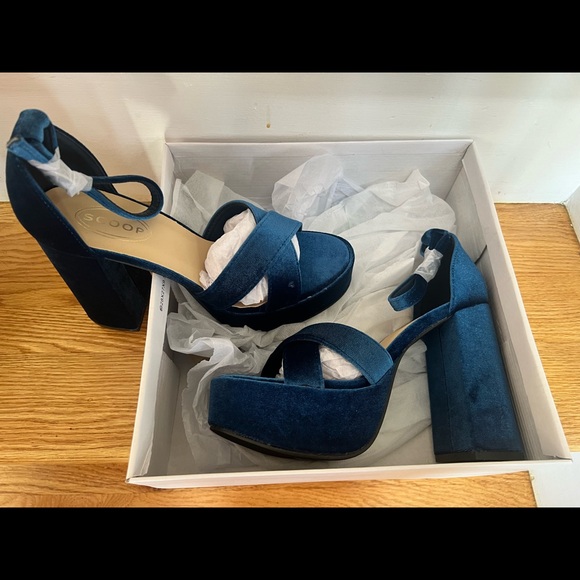 Scoop NYC Blue Velvet Block Heel - Picture 2 of 3